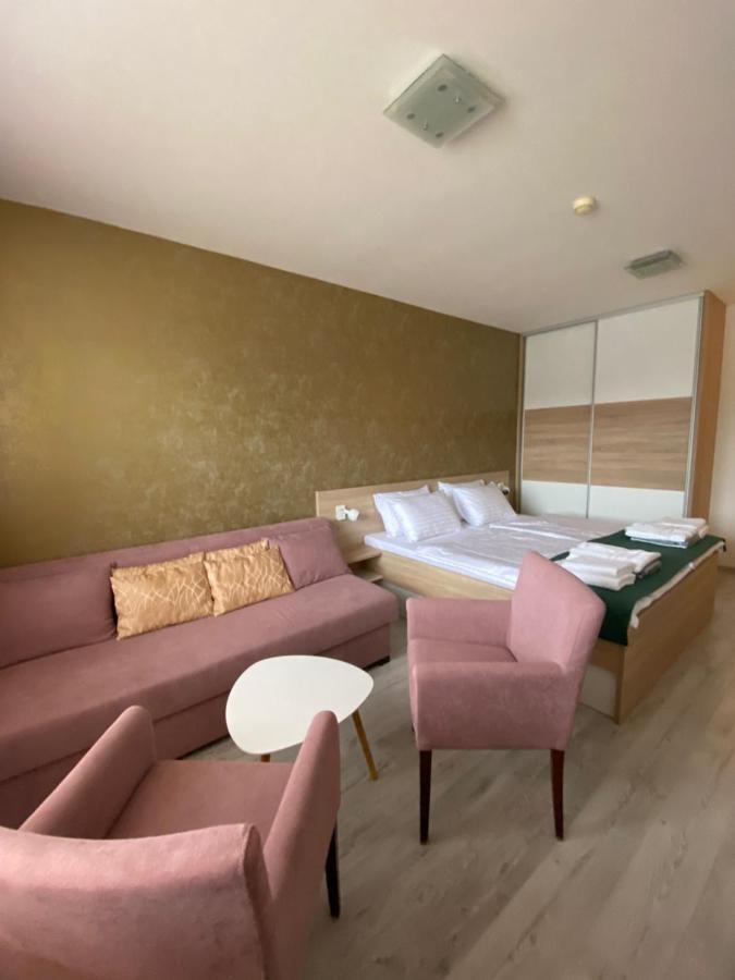 Besenova Apartman Diamant Exterior photo